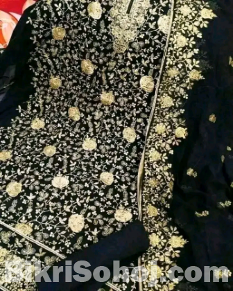 গরজিয়াস থ্রি পিছ